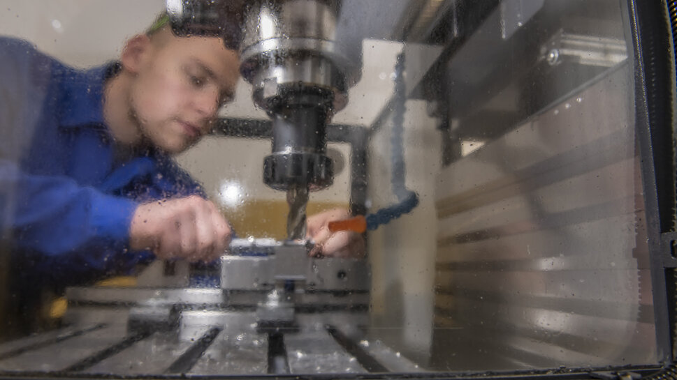 Industrial mechanic during education