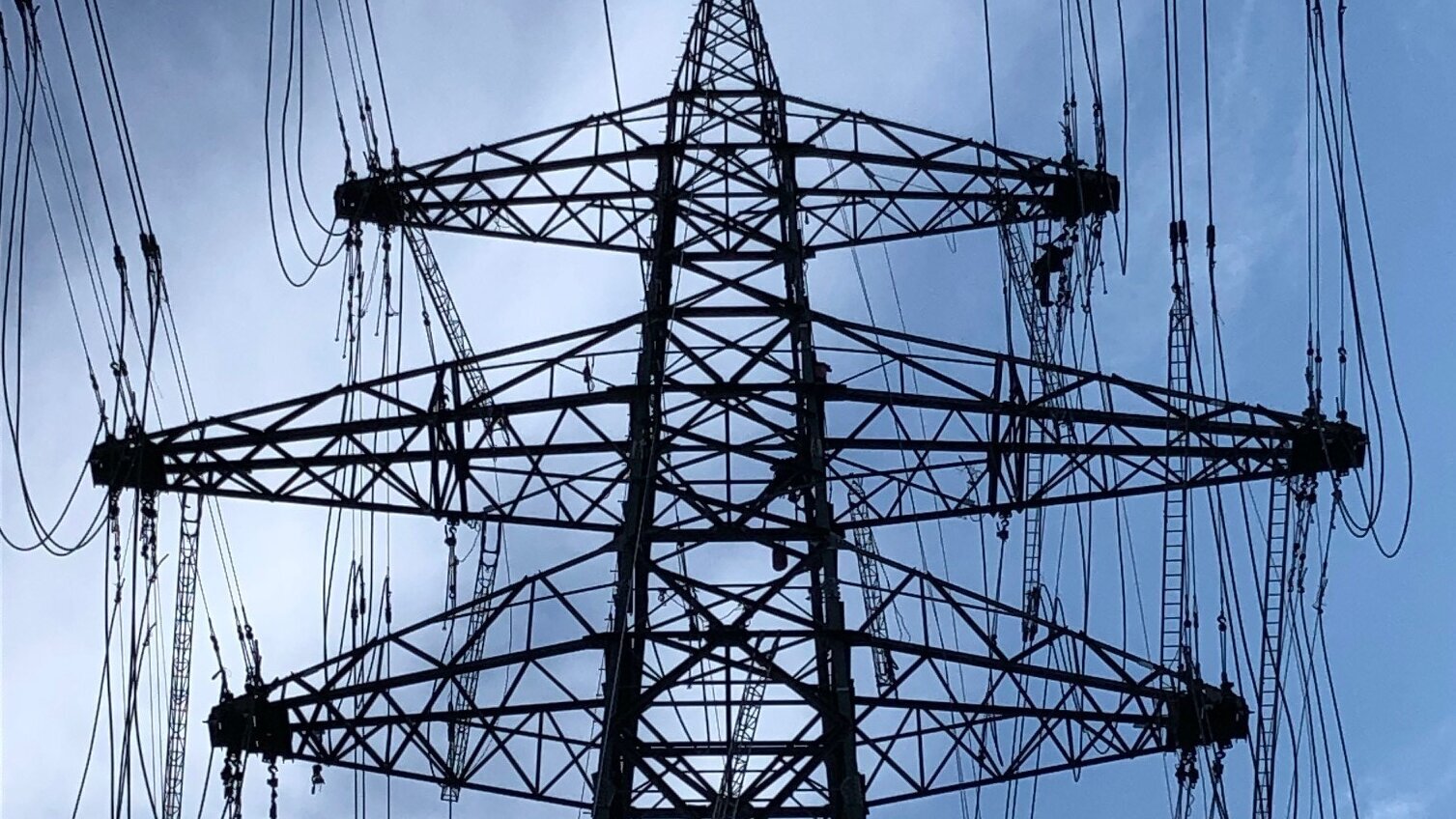 Transmission mast