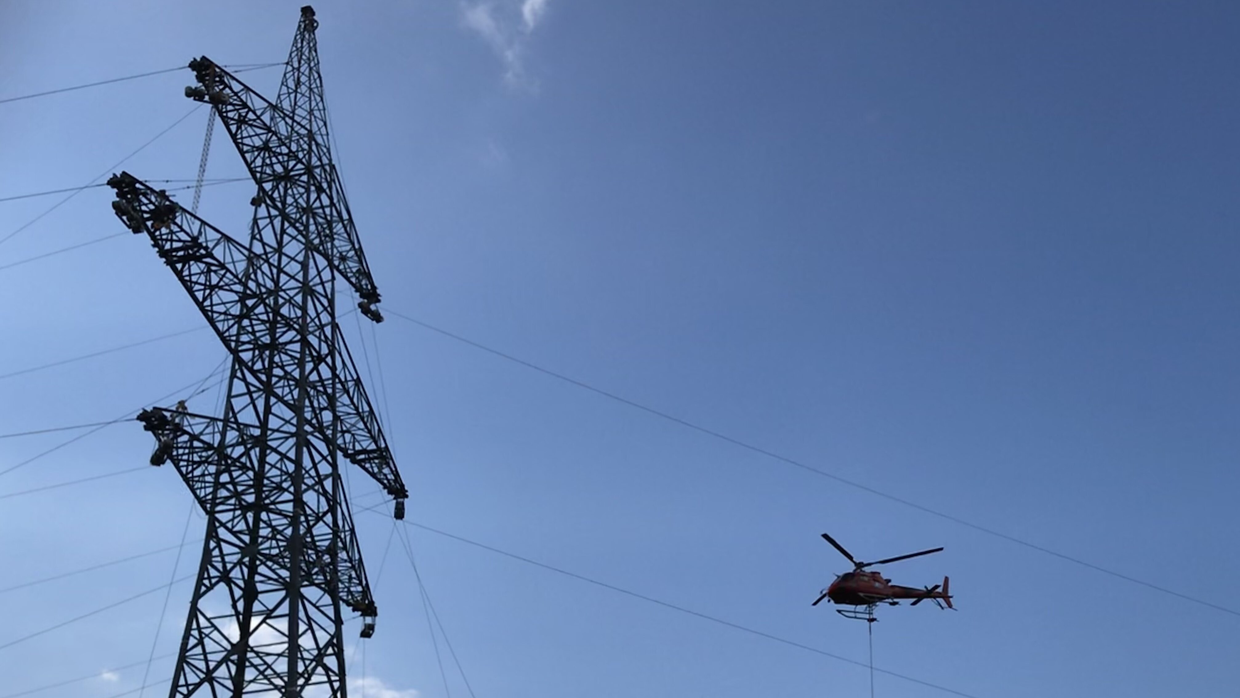 Transmission mast - installation with helicopter